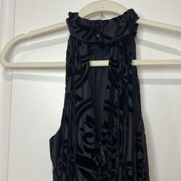 FRANCESCAS BLACK VELVET HALTER NECK DRESS - Picture 7 of 10